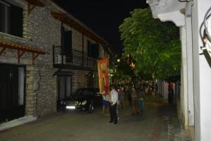 "Εν τη Κοιμήσει τον κόσμον ου κατέλιπες Θεοτόκε." (19 Αυγούστου 2017)